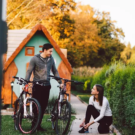Glamping Rajska Vas Parque de vacaciones
